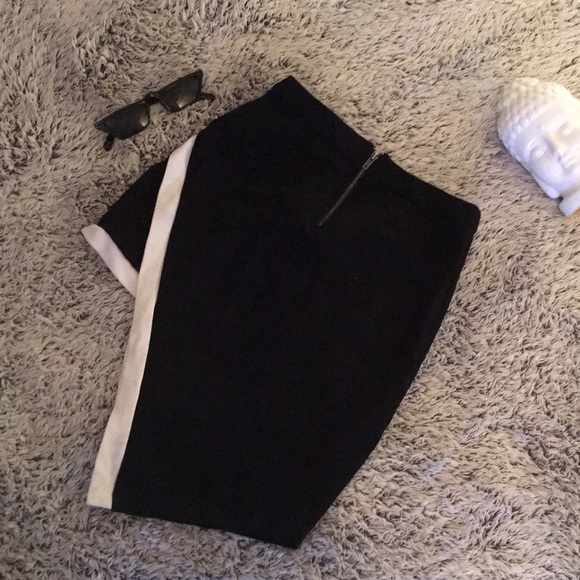 Asymmetrical skirt NWOT - Picture 2 of 3